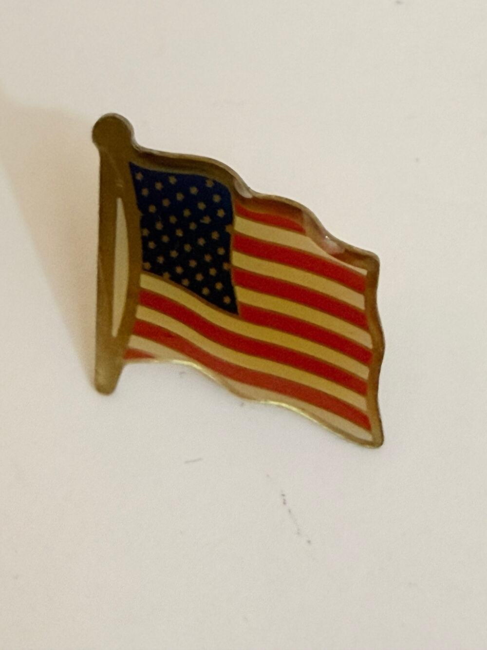 Vintage USA Flag Gold Tone Patriotic Lapel Pin